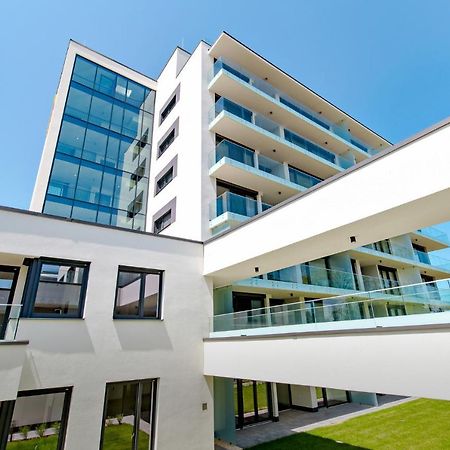 Clyde-Premium Lelle Waterfront Private Apartment Balatonlelle Dış mekan fotoğraf
