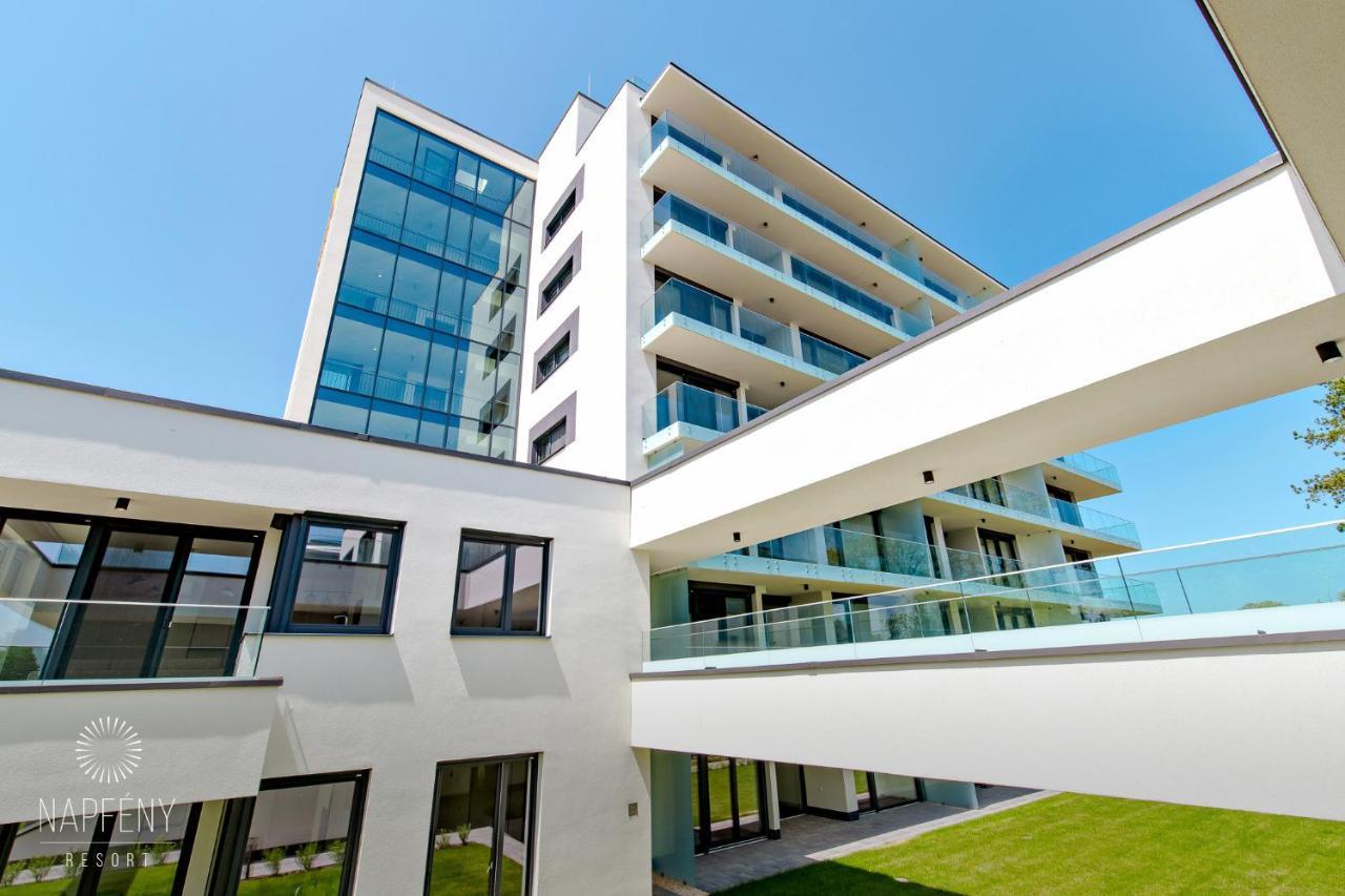 Clyde-Premium Lelle Waterfront Private Apartment Balatonlelle Dış mekan fotoğraf