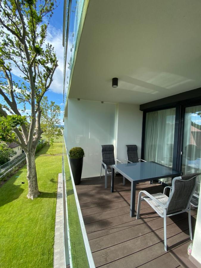 Clyde-Premium Lelle Waterfront Private Apartment Balatonlelle Dış mekan fotoğraf