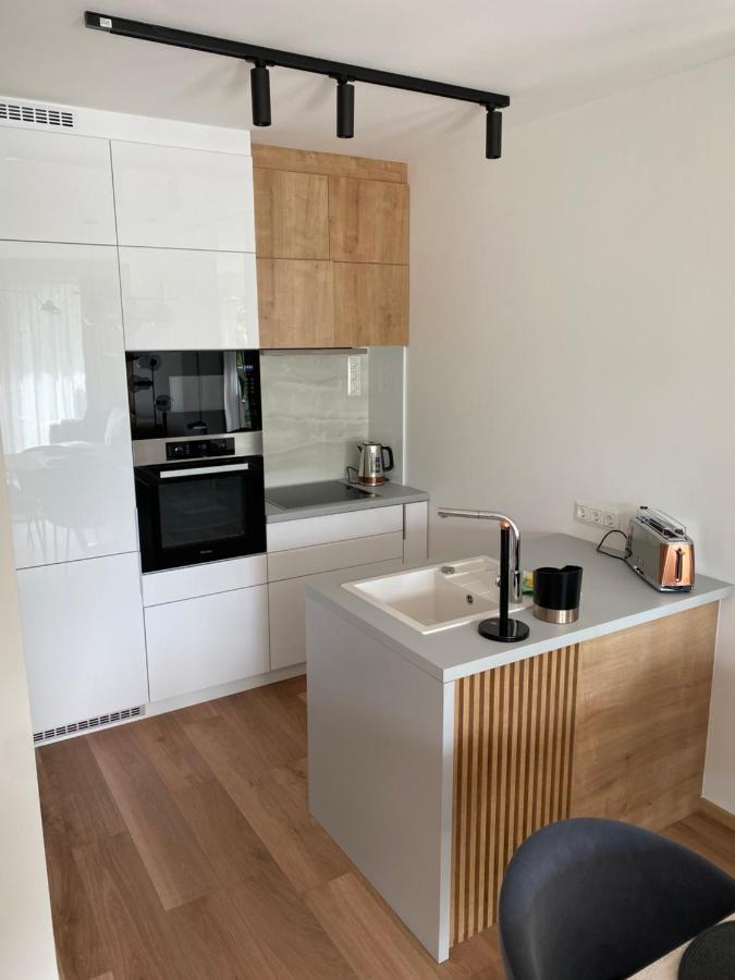 Clyde-Premium Lelle Waterfront Private Apartment Balatonlelle Dış mekan fotoğraf