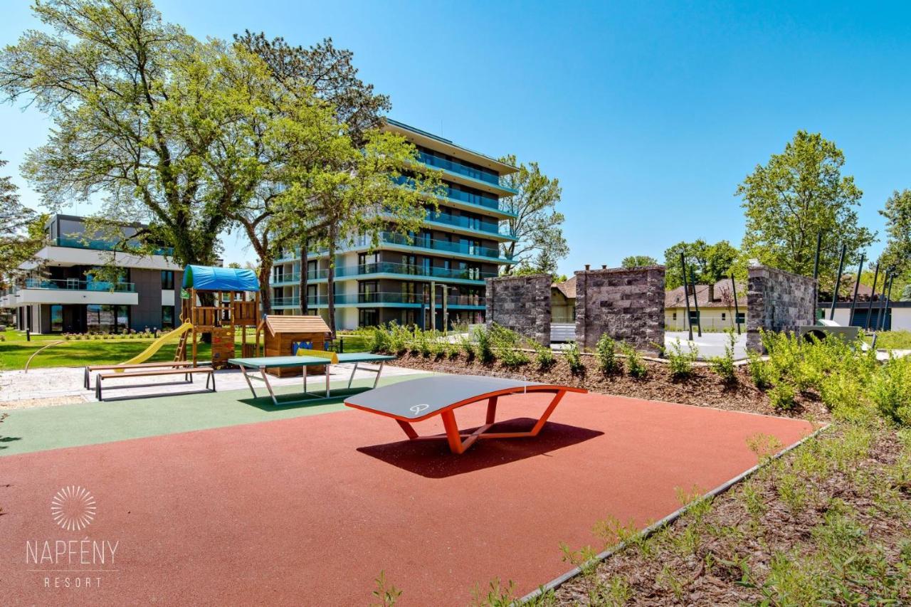Clyde-Premium Lelle Waterfront Private Apartment Balatonlelle Dış mekan fotoğraf