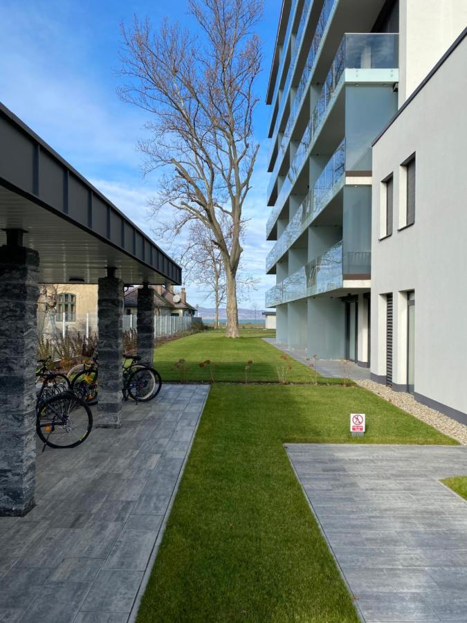 Clyde-Premium Lelle Waterfront Private Apartment Balatonlelle Dış mekan fotoğraf